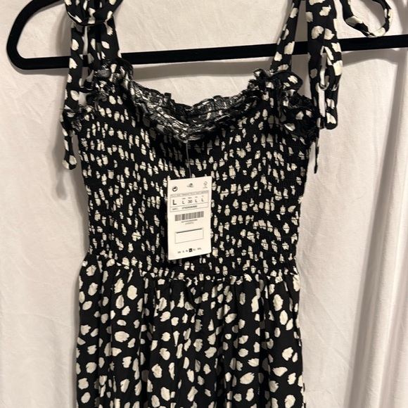 🌿 Lucien Hanna Black & White Smocked Sundress – Size L – NWT 🖤 - Picture 3 of 8